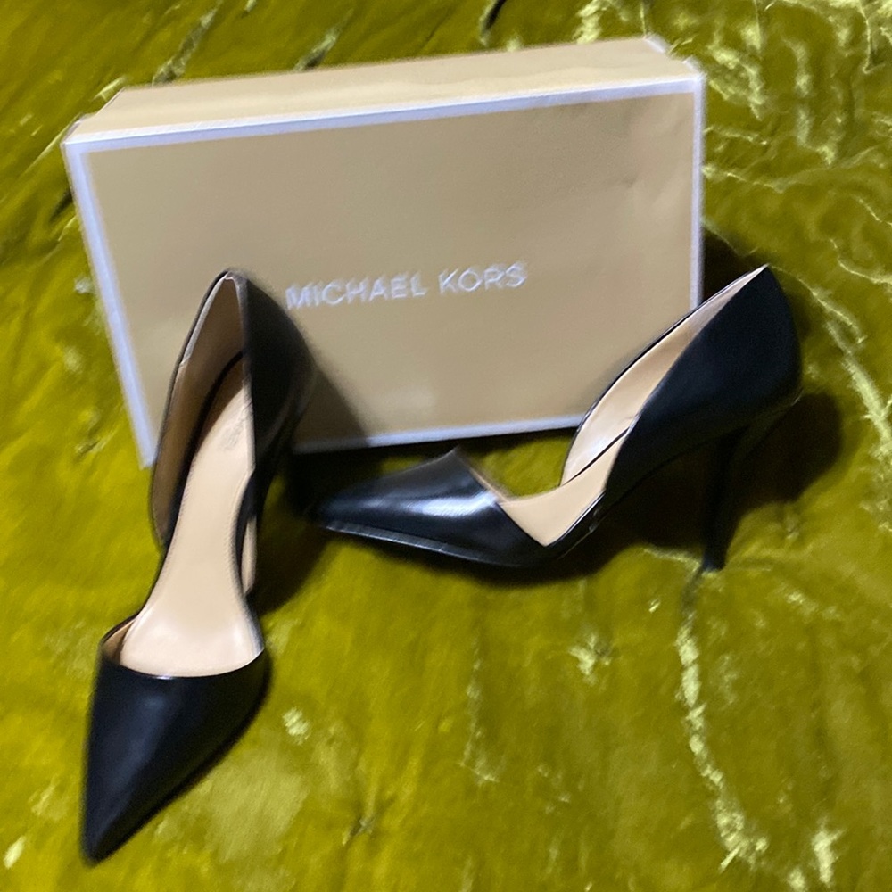 Michael Kors Black Pumps